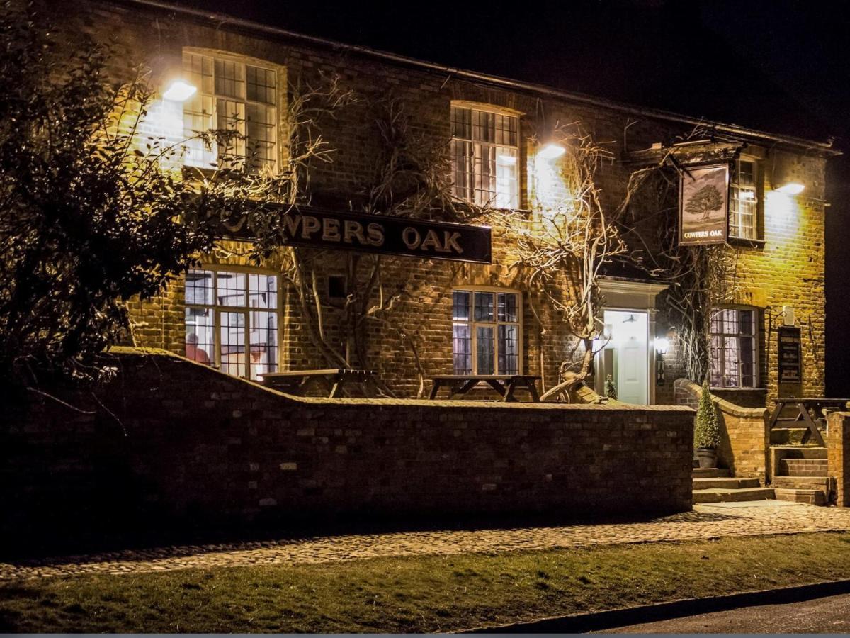 Cowpers Oak Bed & Breakfast Olney Exterior photo